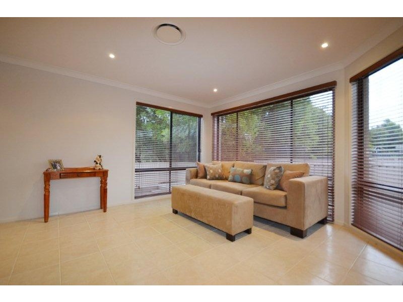 37 Emerald Drive, Meroo Meadow NSW 2540