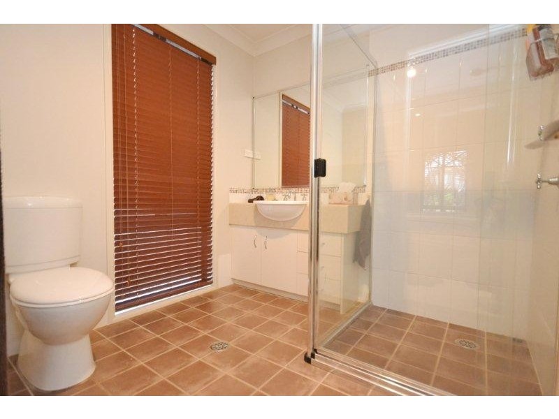 37 Emerald Drive, Meroo Meadow NSW 2540