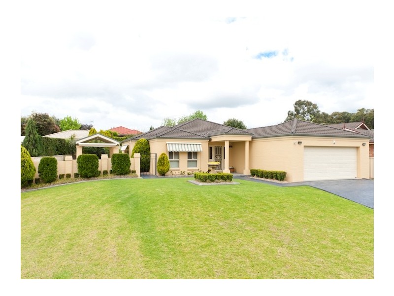 1 Marigold Close, Bomaderry NSW 2541