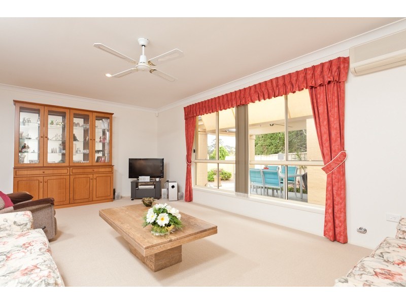 1 Marigold Close, Bomaderry NSW 2541