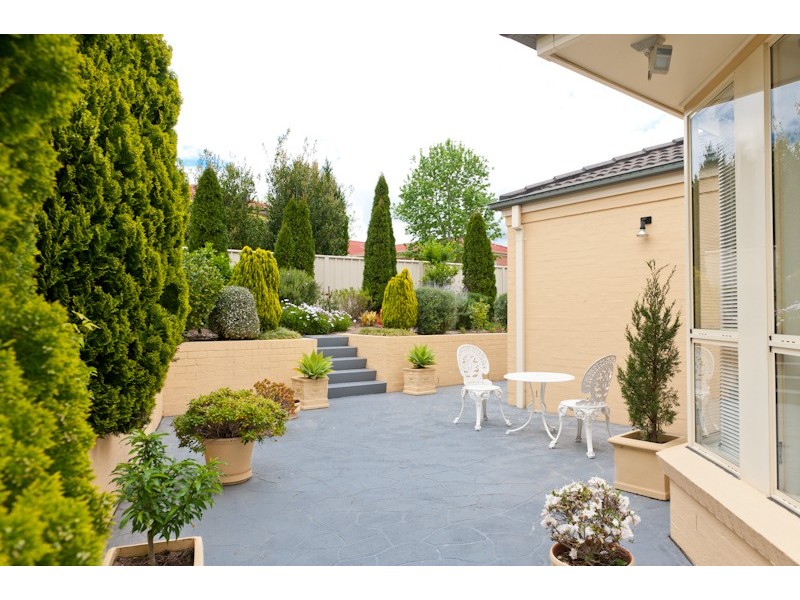 1 Marigold Close, Bomaderry NSW 2541