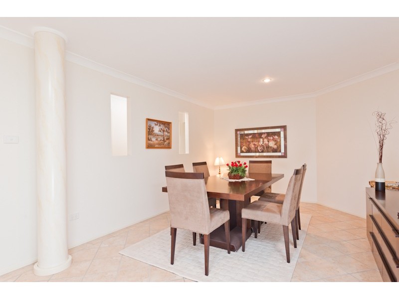 1 Marigold Close, Bomaderry NSW 2541