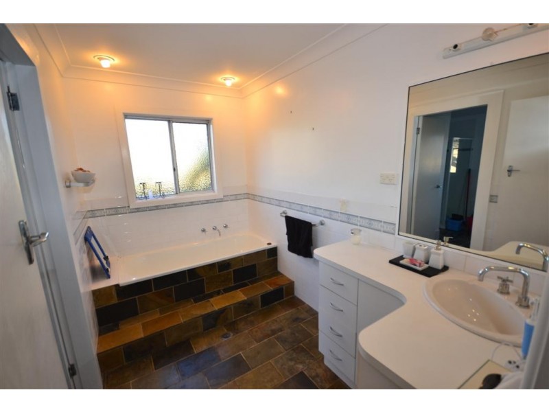 136 Prince Edward Avenue, Culburra Beach NSW 2540