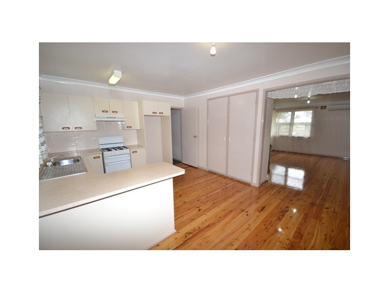 24 Quiberon Street, Nowra NSW 2541