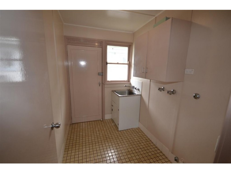 24 Quiberon Street, Nowra NSW 2541