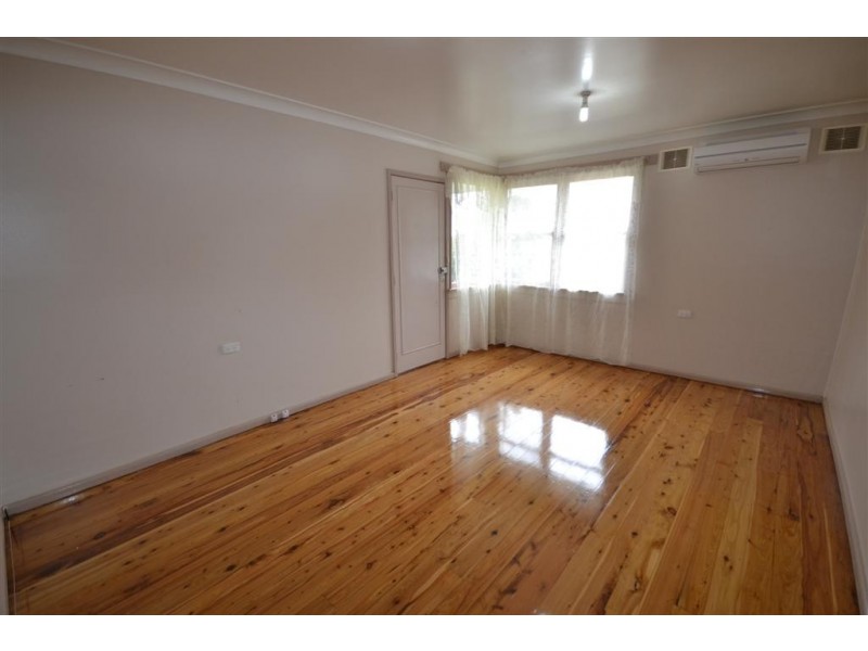 24 Quiberon Street, Nowra NSW 2541