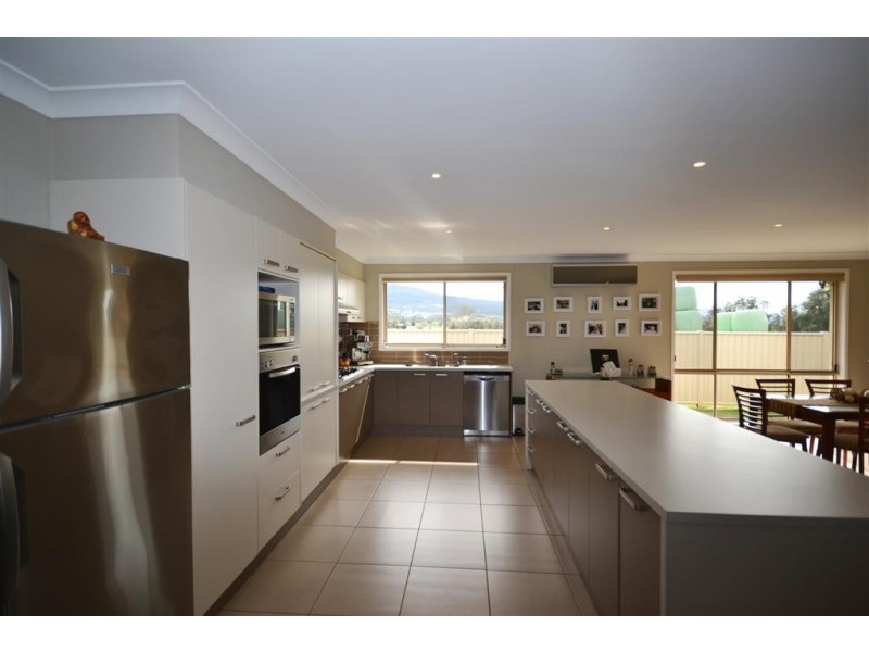 6 Ruby Lane, Meroo Meadow NSW 2540