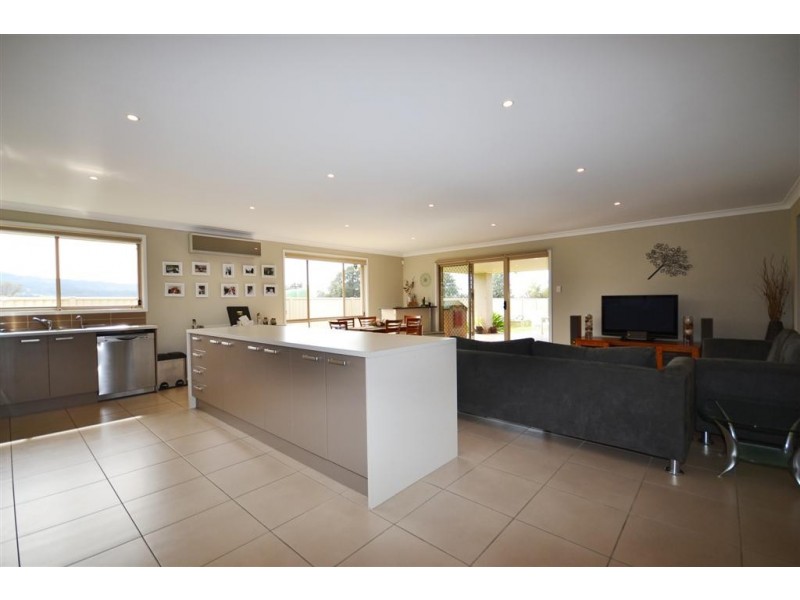 6 Ruby Lane, Meroo Meadow NSW 2540