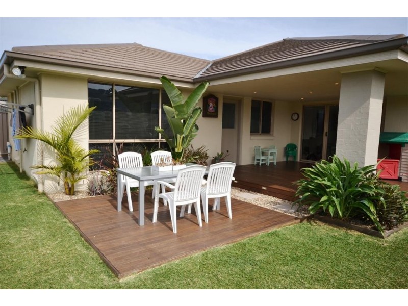 6 Ruby Lane, Meroo Meadow NSW 2540