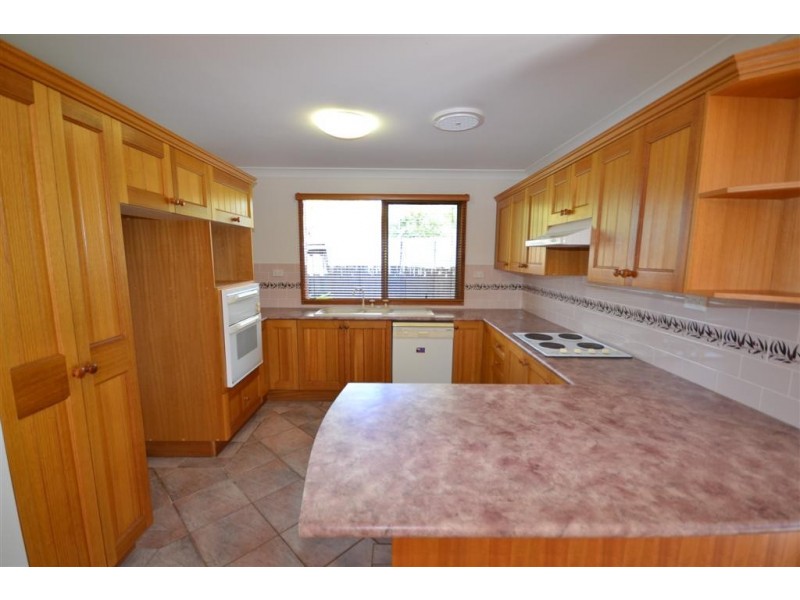 216 Yurunga Drive, North Nowra NSW 2541