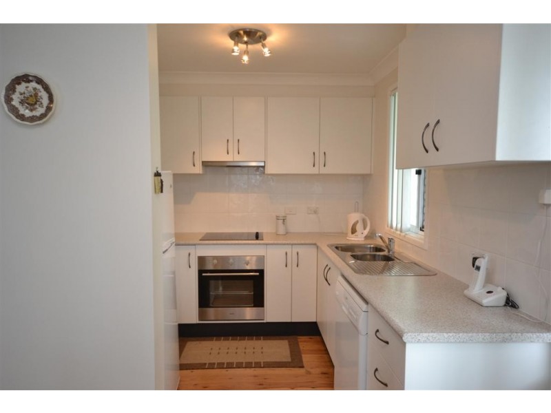 21 Quiberon Street, Nowra NSW 2541