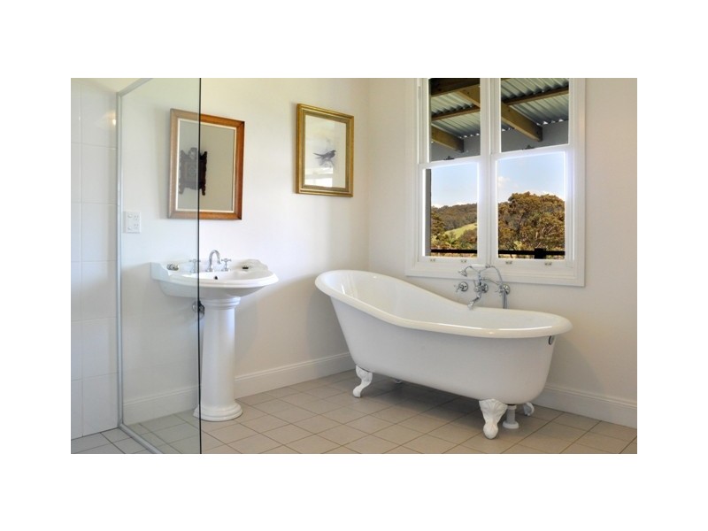 18 Roxborough Road, Berry NSW 2535