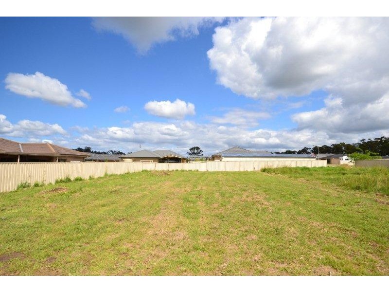 63 Rayleigh Drive, Worrigee NSW 2540