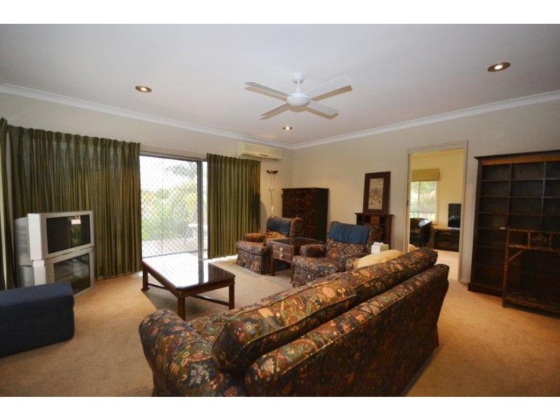 20 Colyer Avenue, Nowra NSW 2541