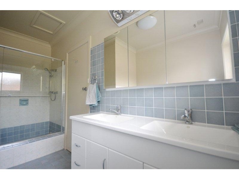 20 Colyer Avenue, Nowra NSW 2541