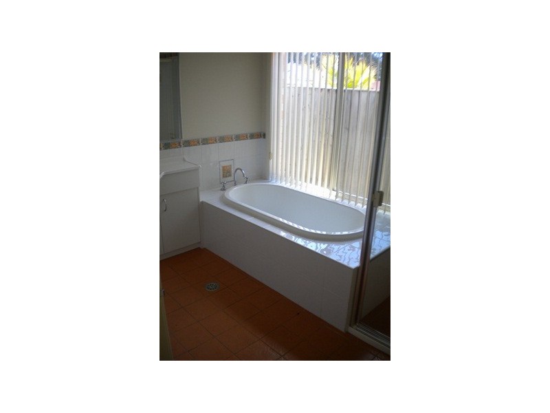 1 Whitewood Street, Worrigee NSW 2540