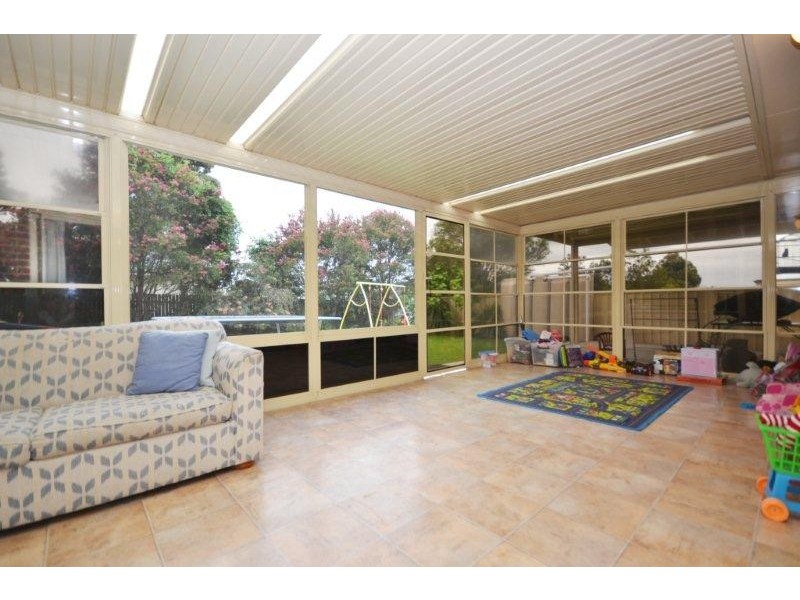 11 Hermes Crescent, Worrigee NSW 2540