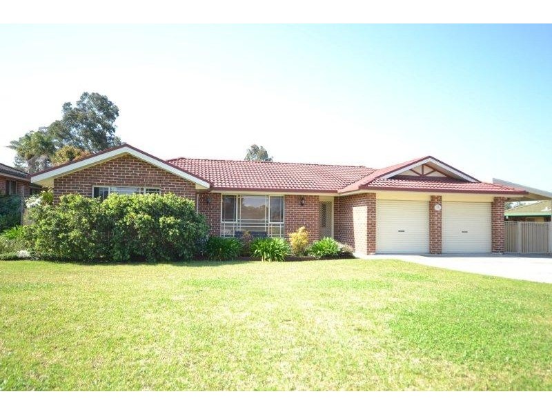 11 Hermes Crescent, Worrigee NSW 2540