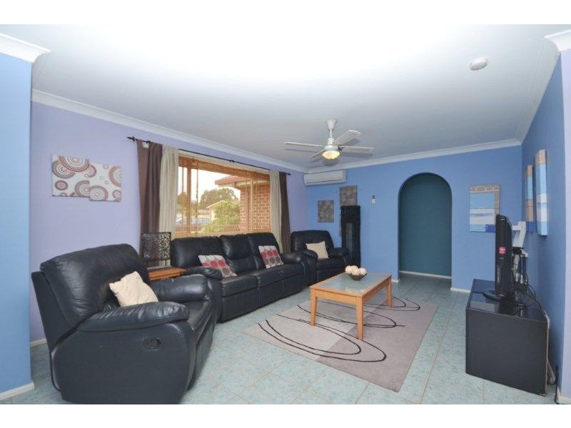 11 Hermes Crescent, Worrigee NSW 2540