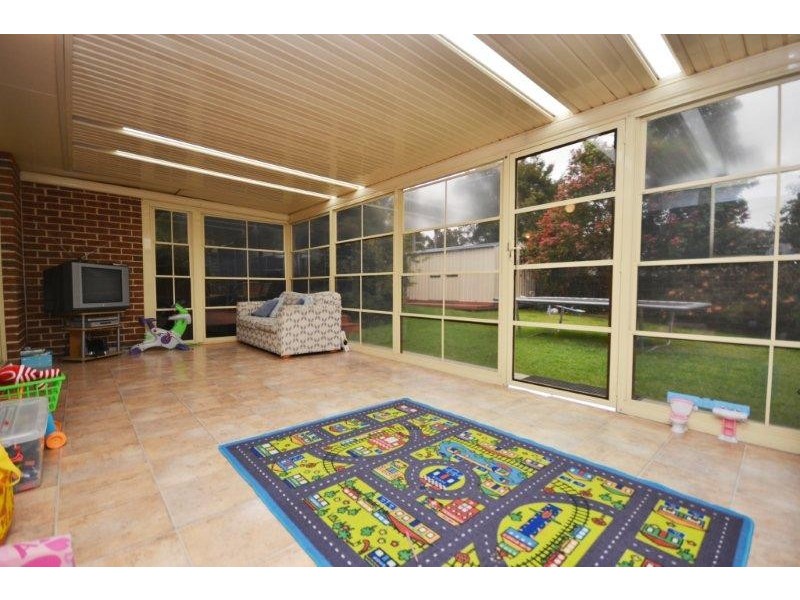 11 Hermes Crescent, Worrigee NSW 2540