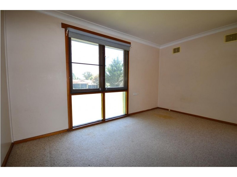 19 Taranna Crescent, Nowra NSW 2541