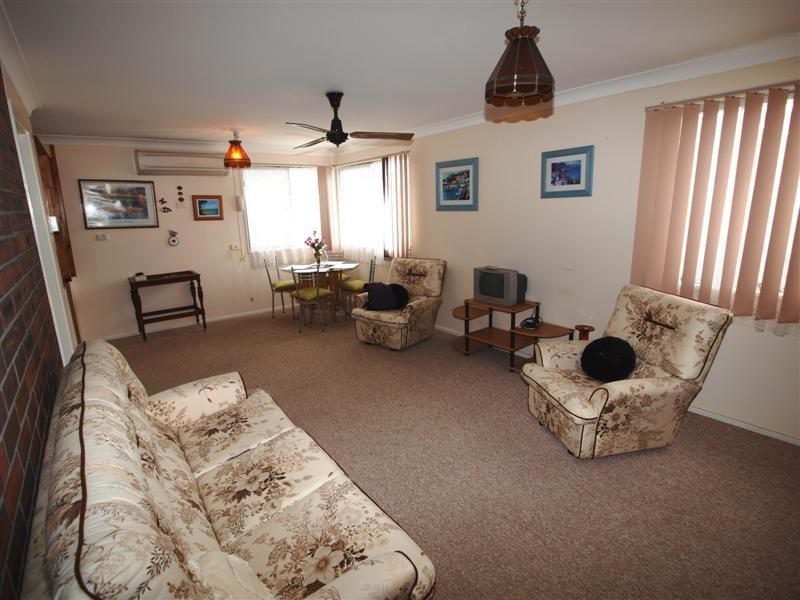 4 Lovegrove Street, Shoalhaven Heads NSW 2535