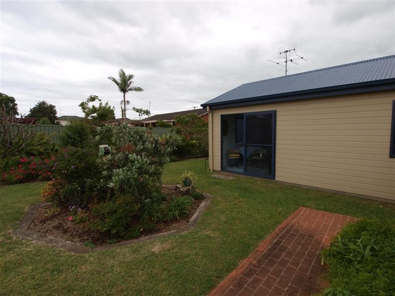 4 Lovegrove Street, Shoalhaven Heads NSW 2535