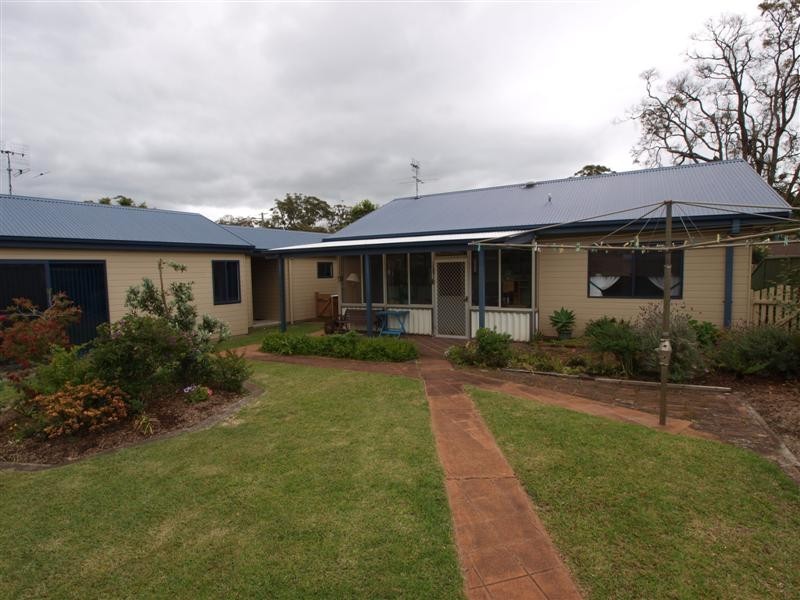 4 Lovegrove Street, Shoalhaven Heads NSW 2535