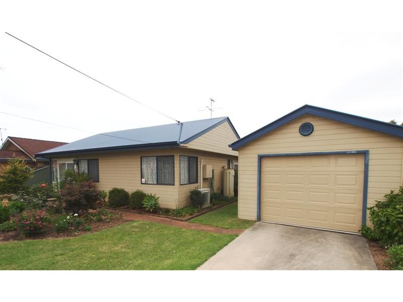 4 Lovegrove Street, Shoalhaven Heads NSW 2535