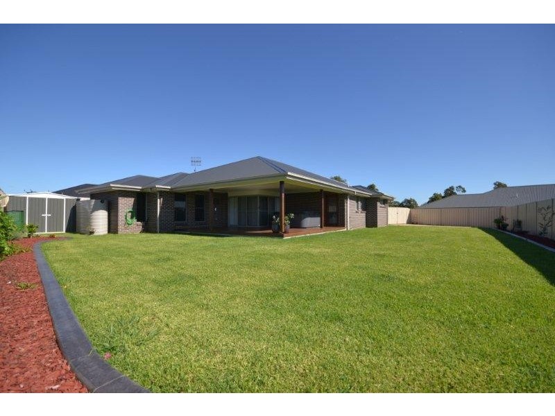 31 Blue Bell Way, Worrigee NSW 2540