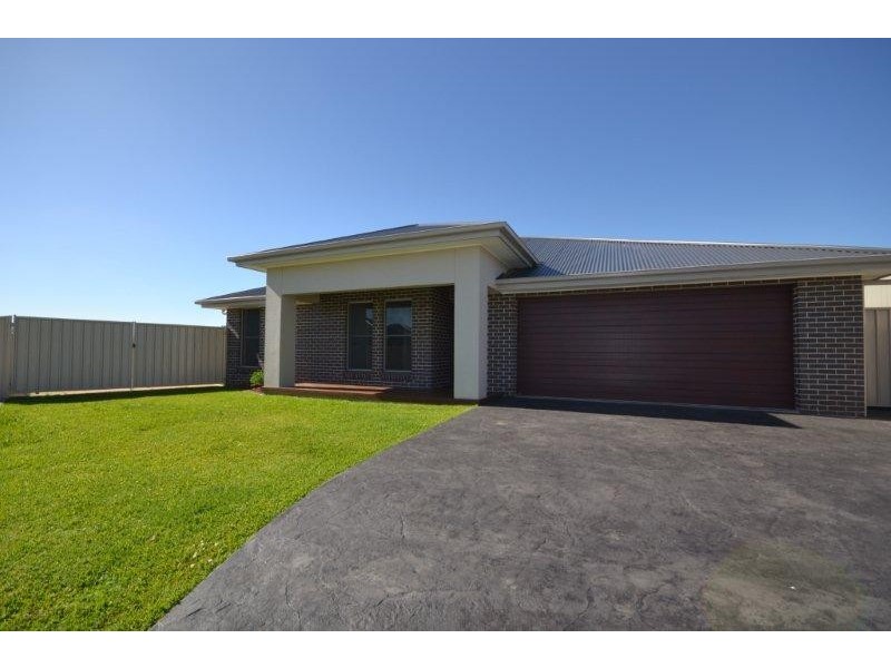 31 Blue Bell Way, Worrigee NSW 2540
