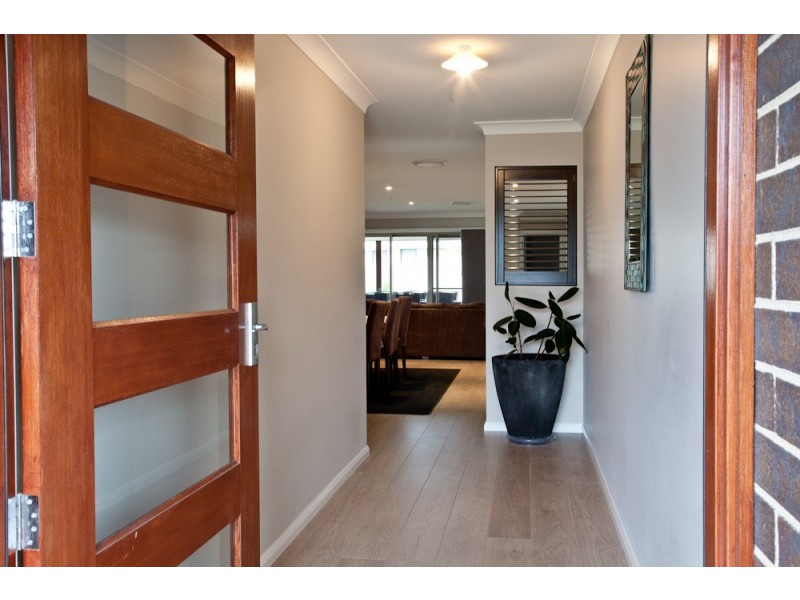 31 Blue Bell Way, Worrigee NSW 2540