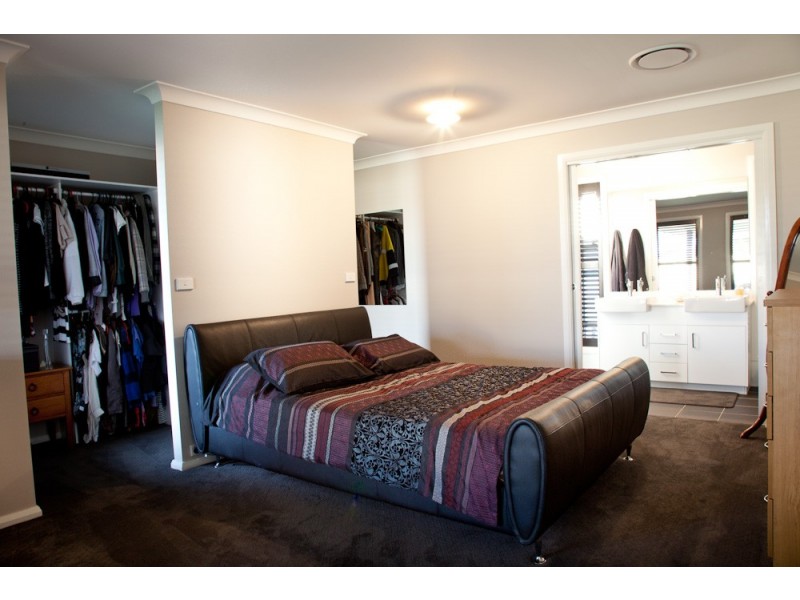 31 Blue Bell Way, Worrigee NSW 2540