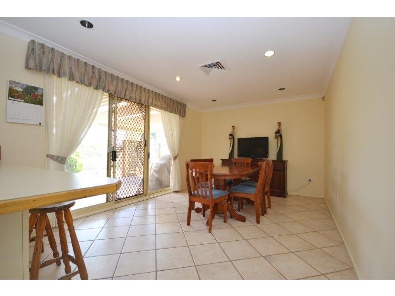 15 Robinia Way, Worrigee NSW 2540