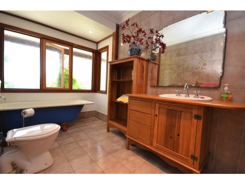 40 Gardner Road, Falls Creek NSW 2540