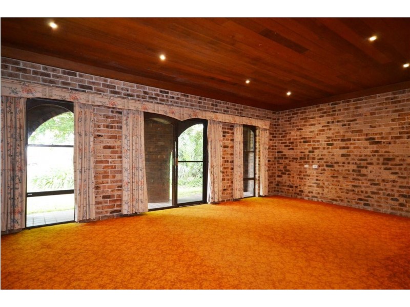 2 Lyrebird Drive, Nowra NSW 2541