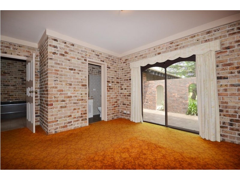 2 Lyrebird Drive, Nowra NSW 2541