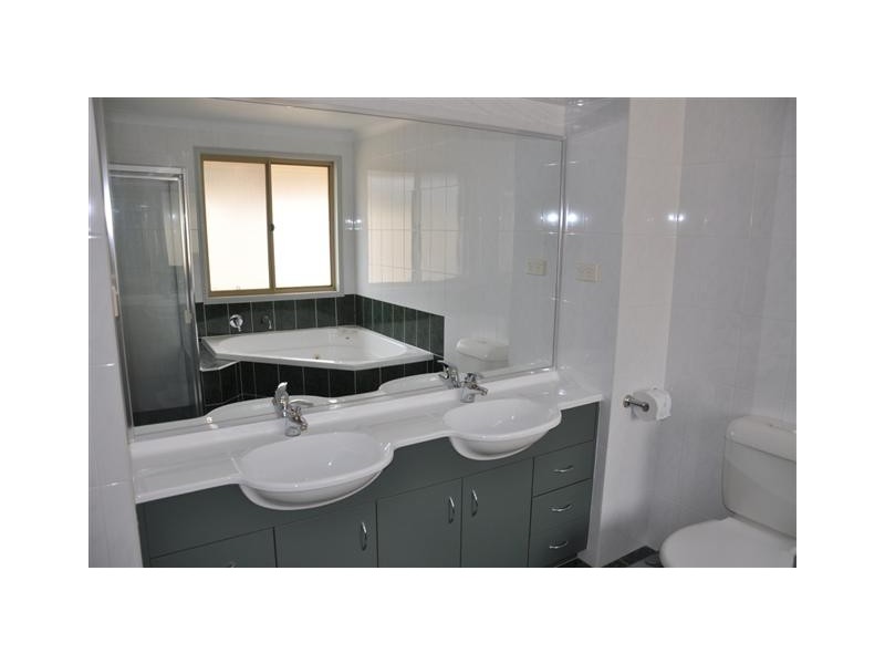 4  THE GARDEN WALK, Worrigee NSW 2540