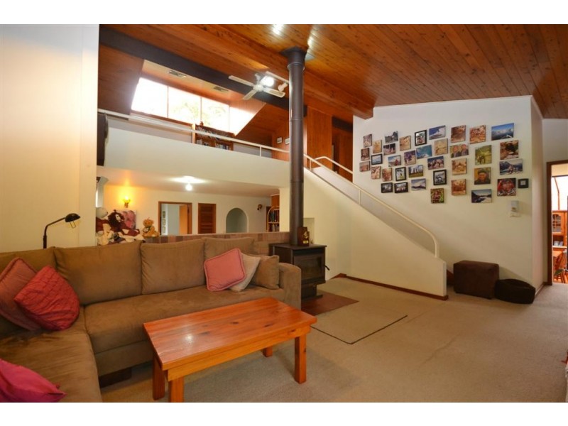 17 Bowada Street, Bomaderry NSW 2541