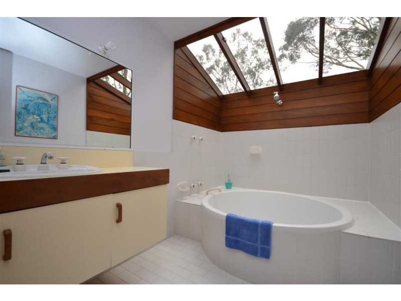 17 Bowada Street, Bomaderry NSW 2541