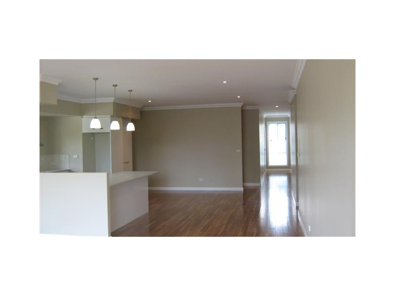 16 Elizabeth Avenue, Nowra NSW 2541