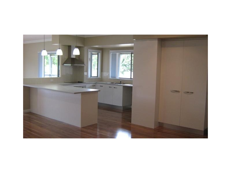 16 Elizabeth Avenue, Nowra NSW 2541