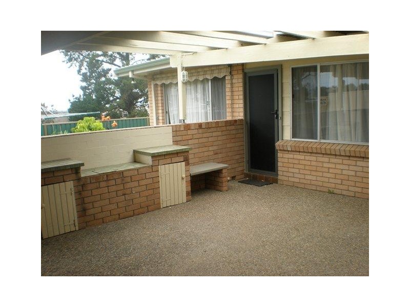 1 Mulgen Crescent, Bomaderry NSW 2541