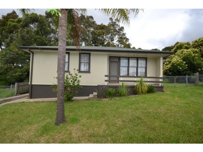 4 Bourne Avenue, Nowra NSW 2541