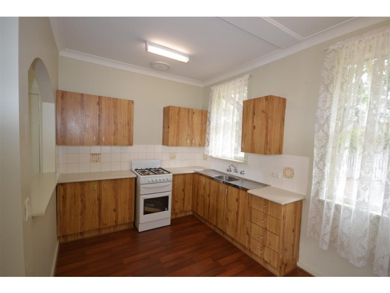 4 Bourne Avenue, Nowra NSW 2541