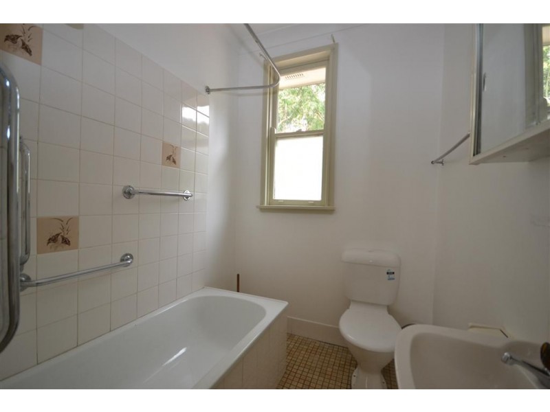 4 Bourne Avenue, Nowra NSW 2541