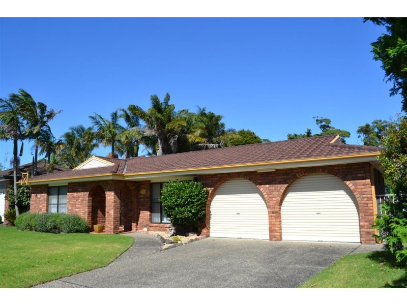 13 Boyd Street, Shoalhaven Heads NSW 2535