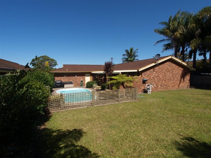 13 Boyd Street, Shoalhaven Heads NSW 2535