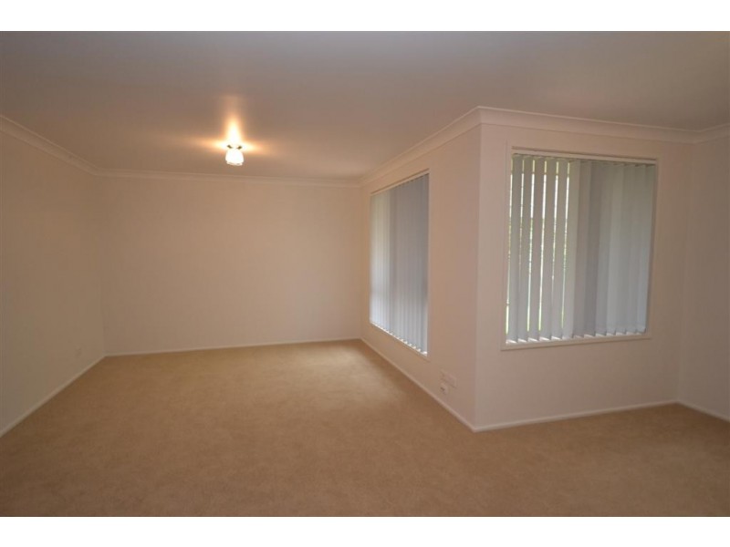 13 Wisteria Place, Bomaderry NSW 2541