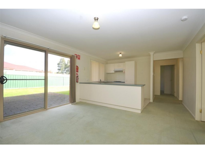 2 Kembla Close, Nowra NSW 2541